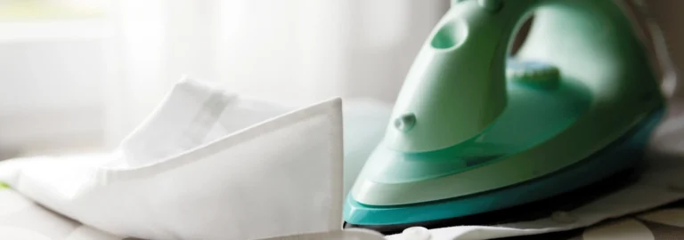 Bügeln: Tipps, Techniken und Tricks für faltenfreie Kleidung